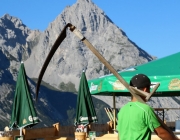 Ein Tag beim Hüttenteam auf der Hochfeldern Alm