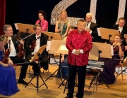 Neujahrskonzert 2015 - Mit Lui Chan, seinem Orchester Festival Sinfonietta Linz und der Sopranistin Eva-Maria Schmid